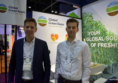 Sebastiaan Hogervorst with Global green team en Thijmen van de Bosch with Bosch growers. You’re a global source of fresh!