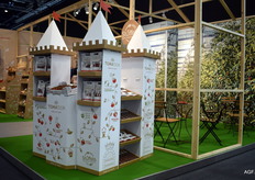 Stoffels Tomatoes built a castle to promote their TomaDor tomatoes.