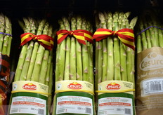 With these bows, Spanish Cesurca makes origin and quality clear at once.