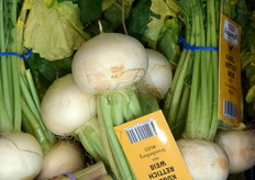 Round radish packaged for Rewe by Spargel & Beerenfrüchte.