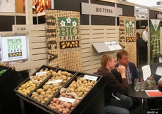 The stand from Bio Terra.