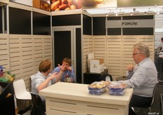 Pomuni, potato supplier who supplies fresh quality potatoes and frozen mashed potato products to retailers, wholesalers and food services under a private label.