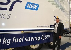 Henk van der Peet with the new roller sysytem model: the H.W. van der Peet&Zn Kolibri Streamer.