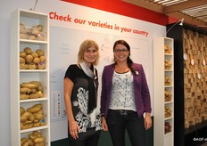 Renate Kaptein and Marjolein van Meijel from Stet Holland.