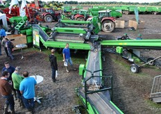 Miedema also presented this cistern line with all the options possible, such as spiral rolls, sorting rolls and a box filler.