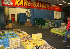 Calenberger Feldfrisch is a cultivation company that supplies vegetables from the region. They were not present at the market that day.