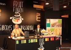 Between the halls, there were a lot of cooking demonstrations with vegetables. This time: cooking with chicory.