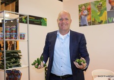 The Spanish greenhouse company of Martin Scherpenhuizen is busy with snack-cucumbers
