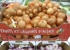 The onions in net packaging.