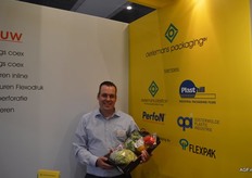 The Oerlemans Group recently add company Flexpak, a company that sells laminates and films. They have a film that has few layers but a high barrier trait. Perfon is a different company in the Oerlemans Group, and markets laser perforation film. This film allows the product to breathe. Pictured: Tibor Tholen.