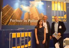 The Logistic and Distribution Fair was also being held in the convention centre besides the Empack. There, we met the people of Mopal Pallets. Tutevik Voskanian, Pierre van de Wijngaart and Marcel Schilderman.