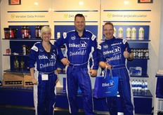 The enthusiastic team of The Label Group presents Etiket XL (Label XL), which allows you to receive your labels within 24 hours. From left to right: Anna Anna Börjes, Arnold Grooten and Tom Freriks. www.etiketxl.nl