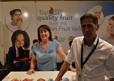 Koen Vanherck of D&G, right, with Betty Slingers of the BFV.