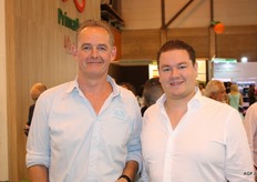Open field boys Michael Olij and Jasper Houtenbos of BrassicaTrade. Hans Vonk did the honneurs at the company for a little while.