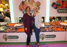 The kakifruit season of Anecoop is about to start again. Johanna van Broekhoven and Lisan van Koppen are looking forward to it.