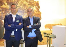 The gentlemen of Binst posing with a season-appropriate background.