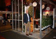 Andre Kaashoek of Best of Four in front of the GroentenFruit Huis/FVO greenhouse