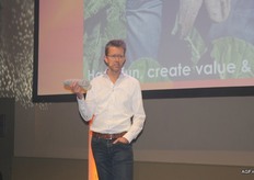 Gert-Jan Snippe of Beetz/BioBrass held a presentation and brought his goat’s woolen socks.