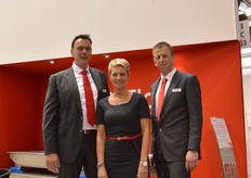 Kiremko is celebrating its 50th anniversary this year. On 19 May is the official opening of the new company building. The company makes complete production lines for the potato processing industry, Products made by Kiremko’s machines are, for example, flakes, mash, chips, crisps, Rösti and specially shaped potato products. Twan van den Berg, Bettie Benschop and Ronald van Merkerk.