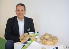 Francis Binst from the Belgian company Binst Breeding & Selection with the white-fleshed variety Diva. This variety replaces the Kennebec variety, and is stronger and has higher yields.