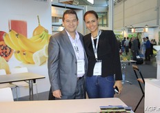 Pedro Muguel Mojica, left, from the Colombian Vista Alegre and Greenwest.