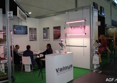 Valoya’s LED lights.