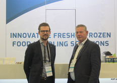 Kasper Martin Hansen (left) explaining that Agro Merchants Group is hard at work in the fresh and frozen fruit and vegetables trade. The company has two warehouses, specifically for fruit and vegetables. He said that the Agro Merchants Group’s focus has shifted to fresh produce.