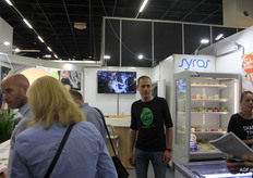 Mathias Boels of Syros says the company has no less than 35 recommendations for avocados. De-stoned, diced, pureed, as well as fresh and frozen (IQF). “It is difficult to get enough supply. The avocado-hype is in full swing.”