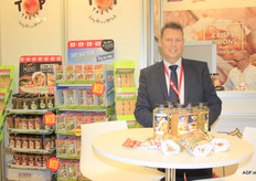 TopTaste has a new line of fried onions, including varieties with curry and jalapeño chilli, in dispensers of 280 grammes. The crispy salad toppings, cut more coarsely, making them lighter, are relatively new. The toppings come in five varieties and are suitable for salads and on hamburgers.