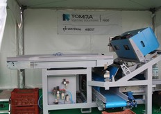 They were presenting their new sorting machine, which uses sensors to sort the unwashed potatoes. This has come about through their partnership with Tomra.