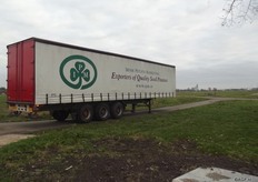 IPM, Irish Potato Marketing, originally an Irish company. They also operate from Scotland, Denmark and recently acquired a permanent French contact. The location in Holland also has a strong logistical role. IPM’s Dutch harvest is shipped worldwide.