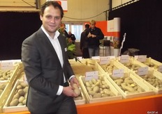 Bas Blijdorp presents the Eurostar, one of the highlights of the variety shows.