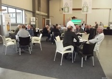 Den Hartigh, a small company, but with a lot of visitors during the variety shows. According to Jacob Eising Den Hartigh is known for quality. The supply a high segment in consumption, chip and crisp varieties. They want to show that in the attention they give to a relationship. That’s why they invited special relations on Tuesday, so that they knew they’d have time for them.