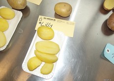 Easy and quick is the demand from the market, according to Jacob. He too thinks that there is an emergence of convenience products, but the taste experience must remain. In other words, a tasty product in a short time. At Den Hartigh they grow based on taste experience. Lilly is a variety of Den Hartigh’s with a smooth peel and a good flavour. This means it can be eaten with the peel. This is an example of the shift to double goal varieties.