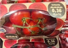 This packaging shows how much C02 the tomatoes used. 