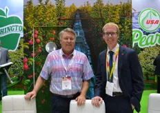 Steve Reinholt - Oneota Starr Ranch and Riley Bushue - Northwest Horticultural Council at the Pears USA stand.