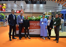 New Zealand has had a tough growing season with a lot of variability coming from the apples orchards and difficult harvesting conditions which put pressure on market performance, but the Northern Hemisphere Envy and Jazz season is looking good. Benedict Mangold, Gareth Edgecombe, Katelyn Jones, Adrienne Sharp, Morgan Rogers and Rebecca Chapman at the T&G Global stand.