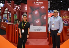 Maja Arlov and Marray Tait from Te Mata. The company has grapes and citrus out of Australia and apples and cherries from New Zealand.