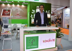 Kalpesh Khivasara from INI Farms with pomegranates, onions, grapes and mangoes – the Middle East and Europe are their main markets and they are now working on Asia.