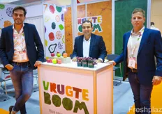 Vrugteboom is a recently established South African export company. The name translates as Fruit Tree. The company has operations in South Africa, Egypt and The Netherlands, and sees export potential in Asia and China. From left to right are: Styn Koesen, Managing Director South Africa, Ibrahim Helal, General Manager and Tinus Scott, Procurement and Sales in South Africa.