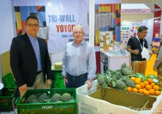 Tri-Wall (Thailand) is part of Turkish company Tri-Wall. The company produces foldable and re-usable crates for international transport. The company is active in Turkey and the Middle-East and is looking to expand in the Asian market. To the left is Hakan Dirgeme, Business Development manager.