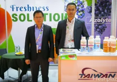 Lytone manufacturers and advises on fresh keeping products, ensuring highest possible quality arrivals. On the photo are Junnan Liu and Basilio Huang, the company's technical global sales representative.