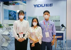 Yidu is a forwarder and logistics service providers from Dalian, Northern China. On the photo are Julie Zhu, avocadoes, and Chloe He, tropical fruits..
