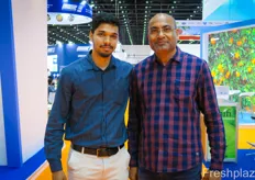 Yogesh Rathrod, Director at Nova Fresco, together with Esmail Karimi from Overseas Enterprises LLC from Oman. The two companies import fruits into India and the Gulf States.