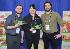 Nick DiCarlo, Lisa Sirizzotti, and Brian DiCarlo with Westmoreland – TopLine Farms. The company replaced plastic cucumber wraps by a plant-based protection from Apeel.