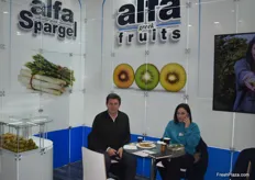 Dimitris Printzios and Christina Koutsoupia of Alfa Fruits. The Greek exporter sells kiwis and asparagus.
