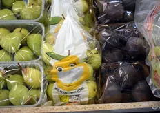 Portugal's Granfer got the idea of packing small pears in convenient carrier bags like those used for children's apples.