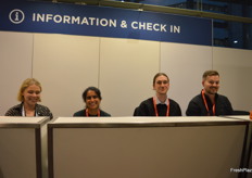 A small break for the guys at reception, who'd been kept busy all evening.