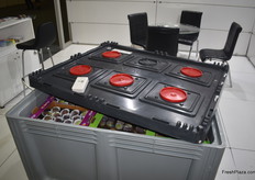 Baran Baykurt of FreshSens, presenting their solution to keep fresh produce fresh during transport