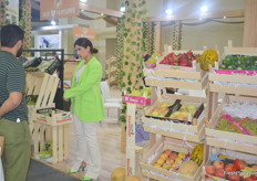 Sumeyye Karaaslan, walking visitors of the Karaaslan/Fresh Diamond stand through the various produce they export. They mostly export to the Netherlands, Germany, Belgium and Sweden.